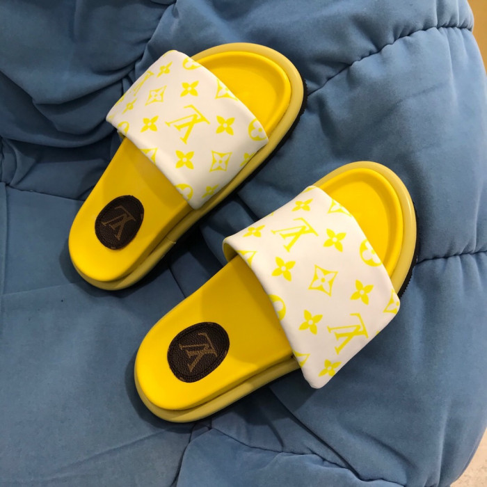LV  SLIPPERS